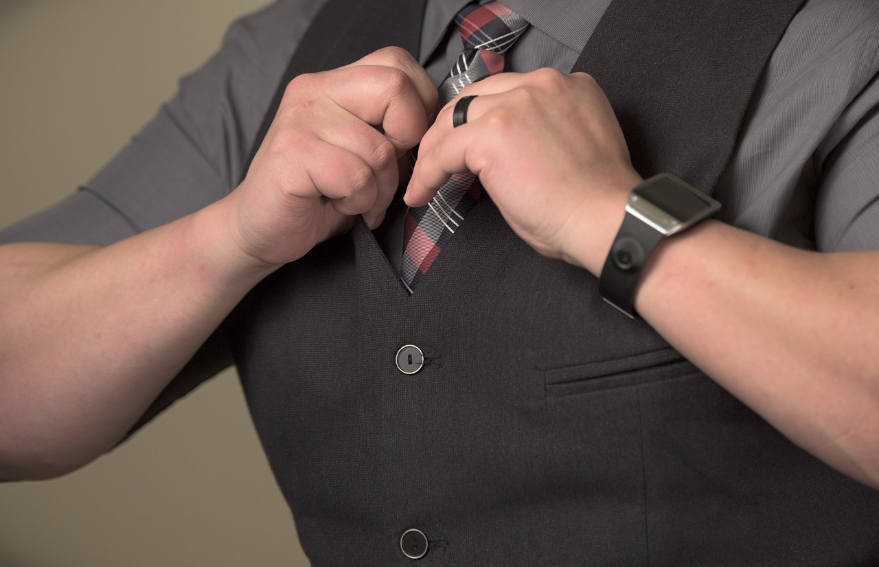 Krawaty – jak wybrać odpowiedni krawat do swojego stroju i okazji?